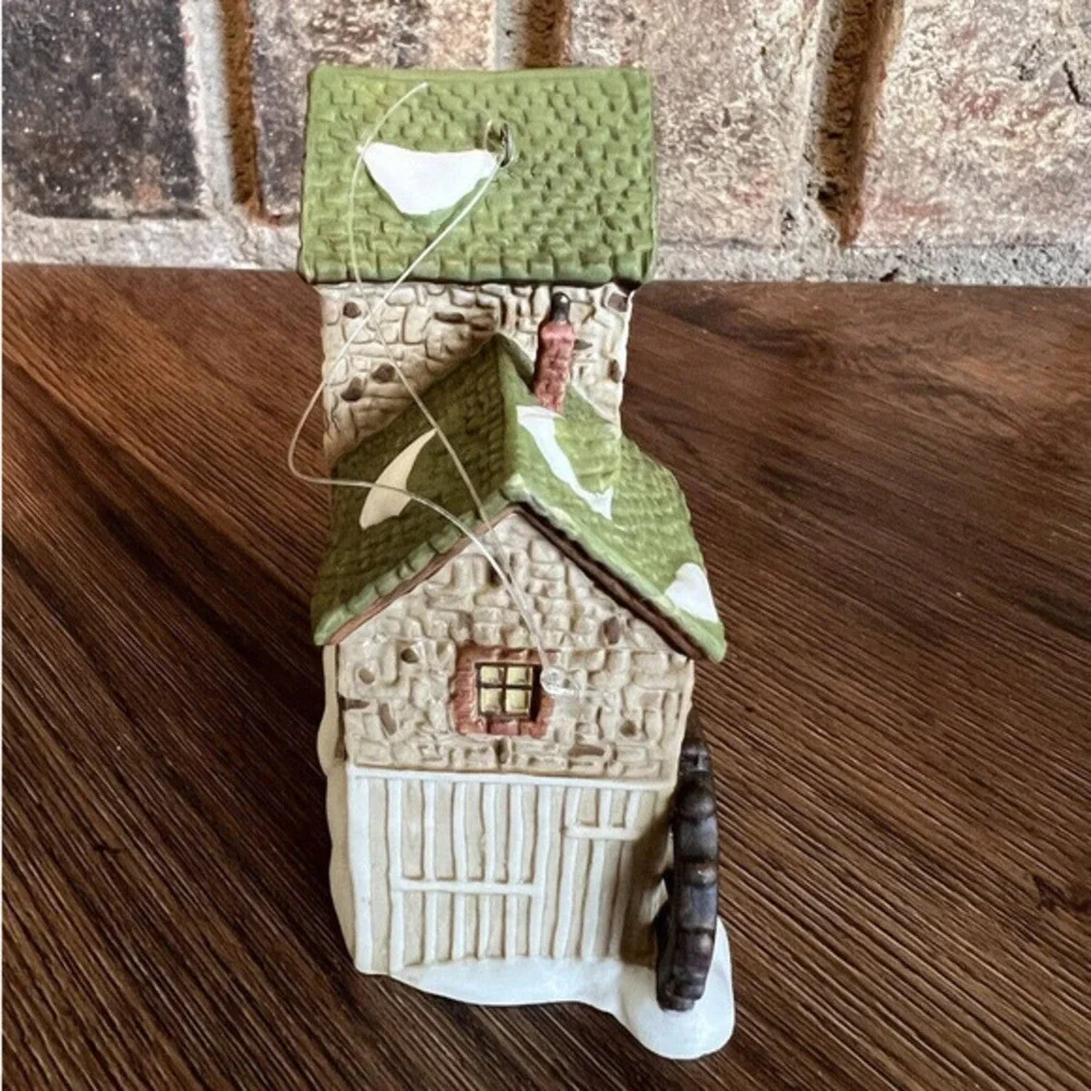 DEPT 56 Dickens Village Mill Dickens Village Series‎ Collector Ornament W Box